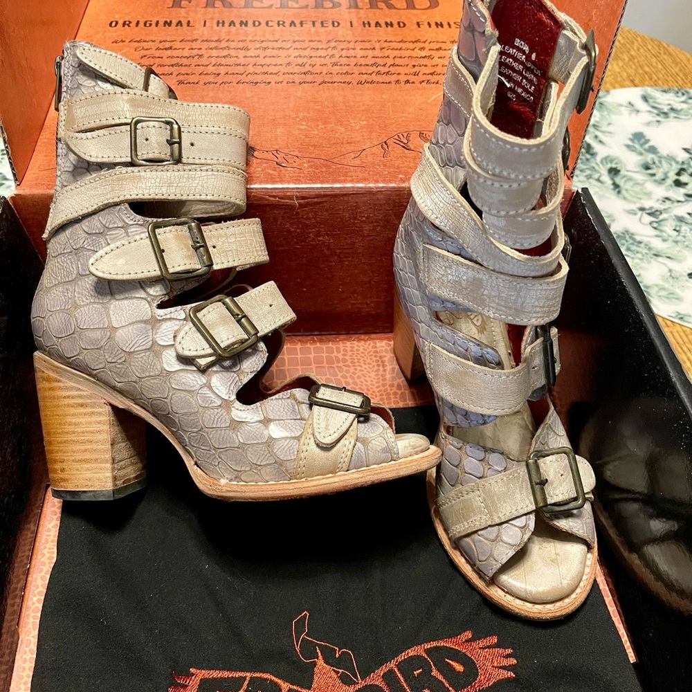 Freebird BOND in Taupe Croco